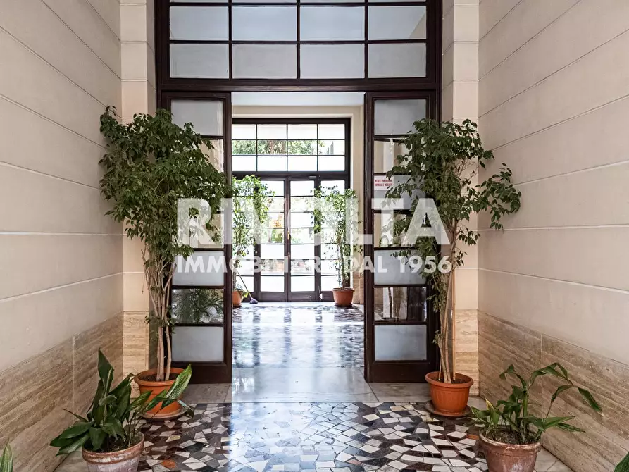 Immagine 6 di Appartamento in vendita  in Via Duilio a Roma