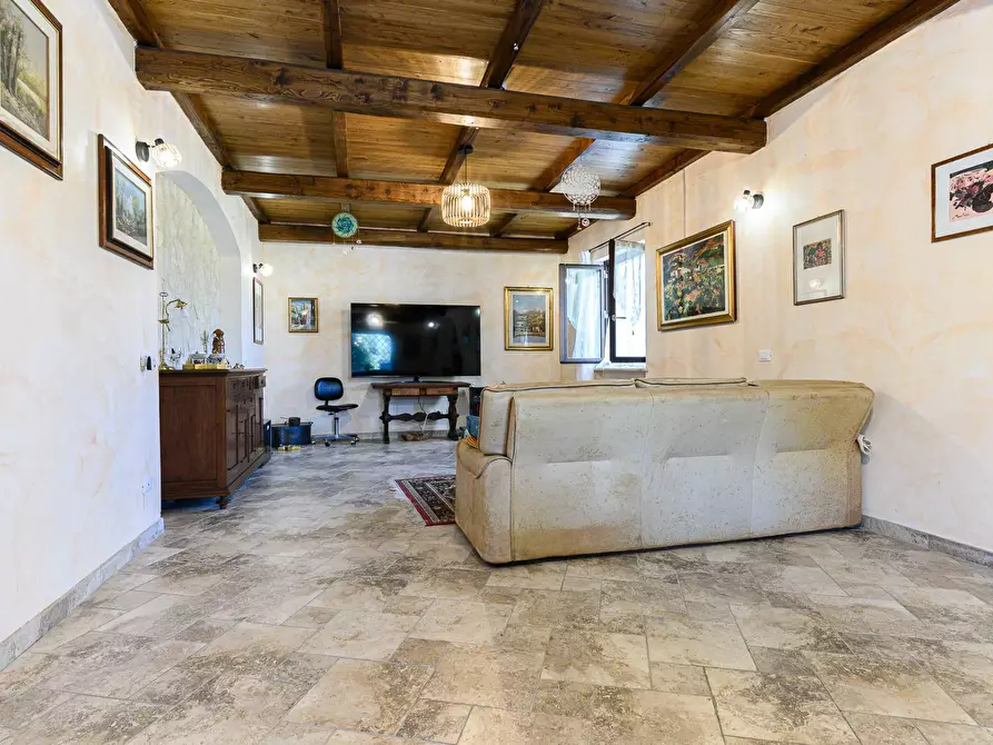 Immagine 21 di Villa in vendita  in Via Colli a Collevecchio