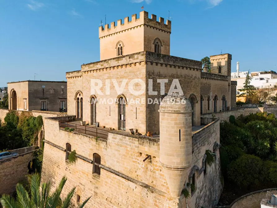 Immagine 1 di Castello in vendita  in Piazza Umberto I a Parabita