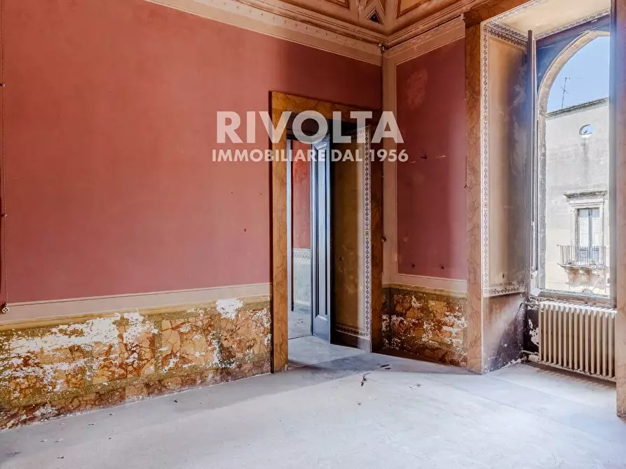 Immagine 9 di Castello in vendita  in Piazza Umberto I a Parabita