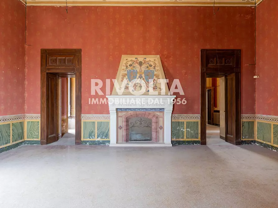 Immagine 11 di Castello in vendita  in Piazza Umberto I a Parabita