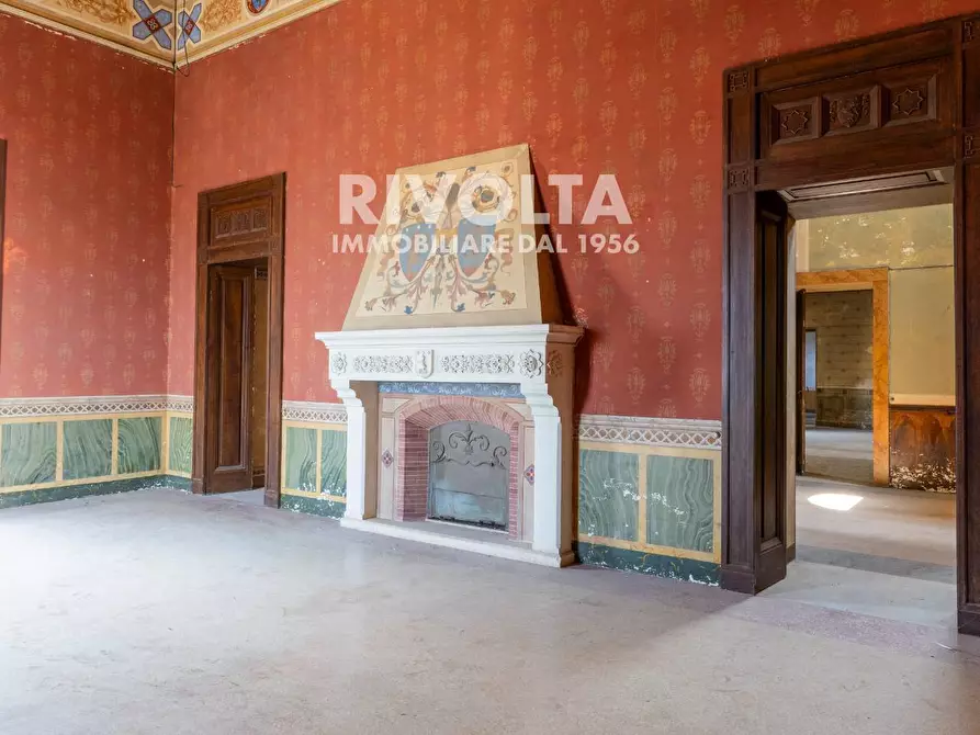 Immagine 12 di Castello in vendita  in Piazza Umberto I a Parabita