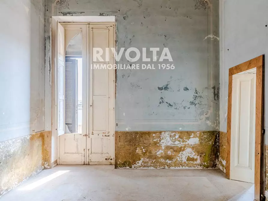 Immagine 17 di Castello in vendita  in Piazza Umberto I a Parabita