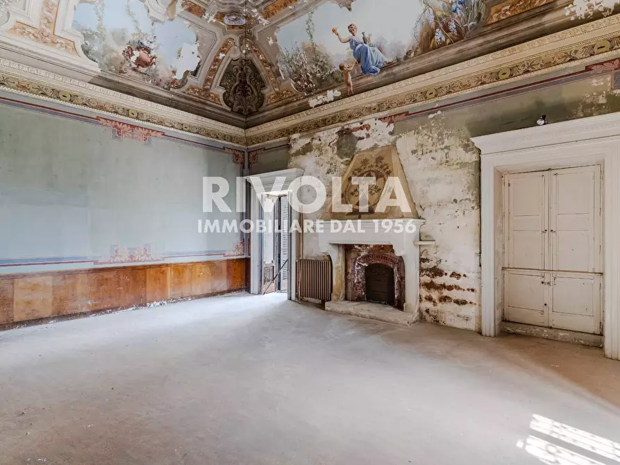 Immagine 21 di Castello in vendita  in Piazza Umberto I a Parabita