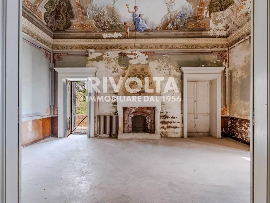 Immagine 22 di Castello in vendita  in Piazza Umberto I a Parabita