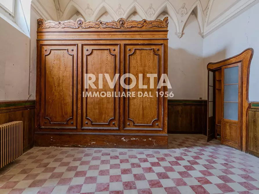 Immagine 29 di Castello in vendita  in Piazza Umberto I a Parabita