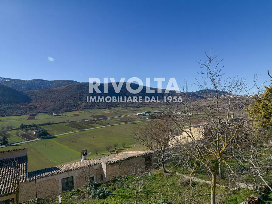 Immagine 7 di Villa in vendita  in via del riscatto a Navelli
