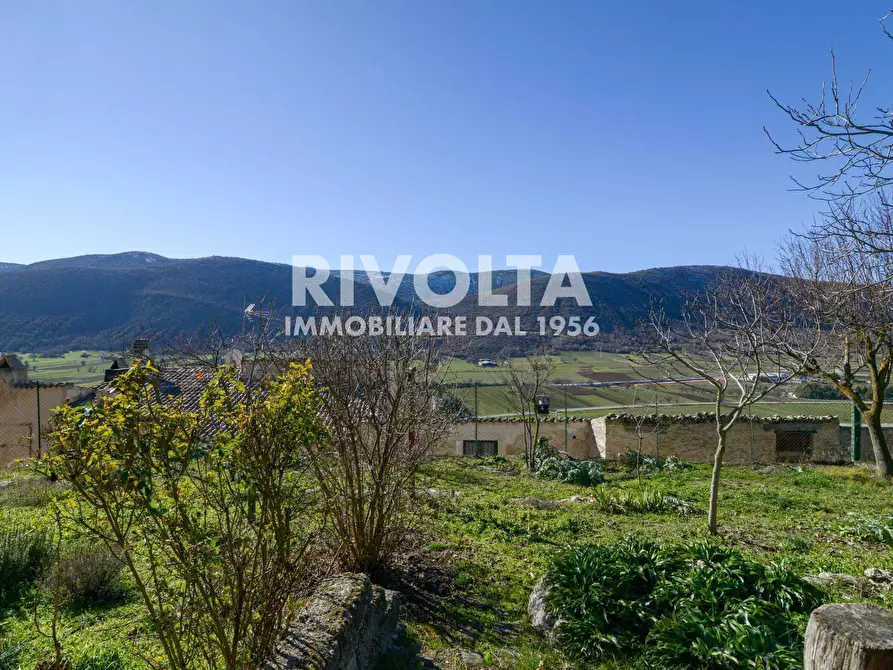 Immagine 13 di Villa in vendita  in via del riscatto a Navelli