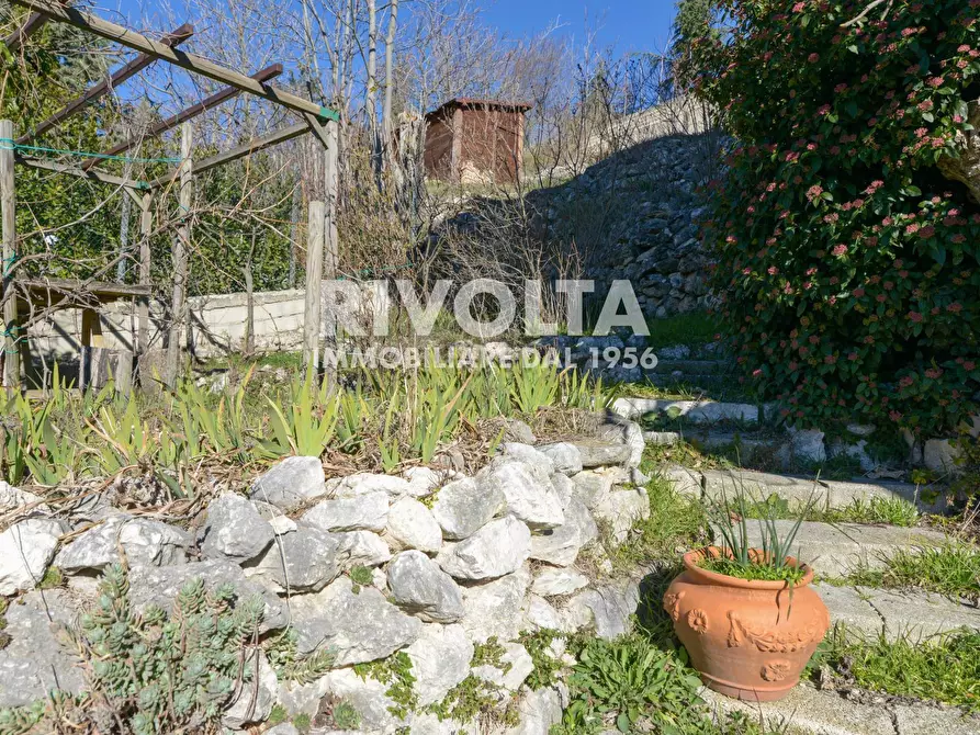 Immagine 14 di Villa in vendita  in via del riscatto a Navelli