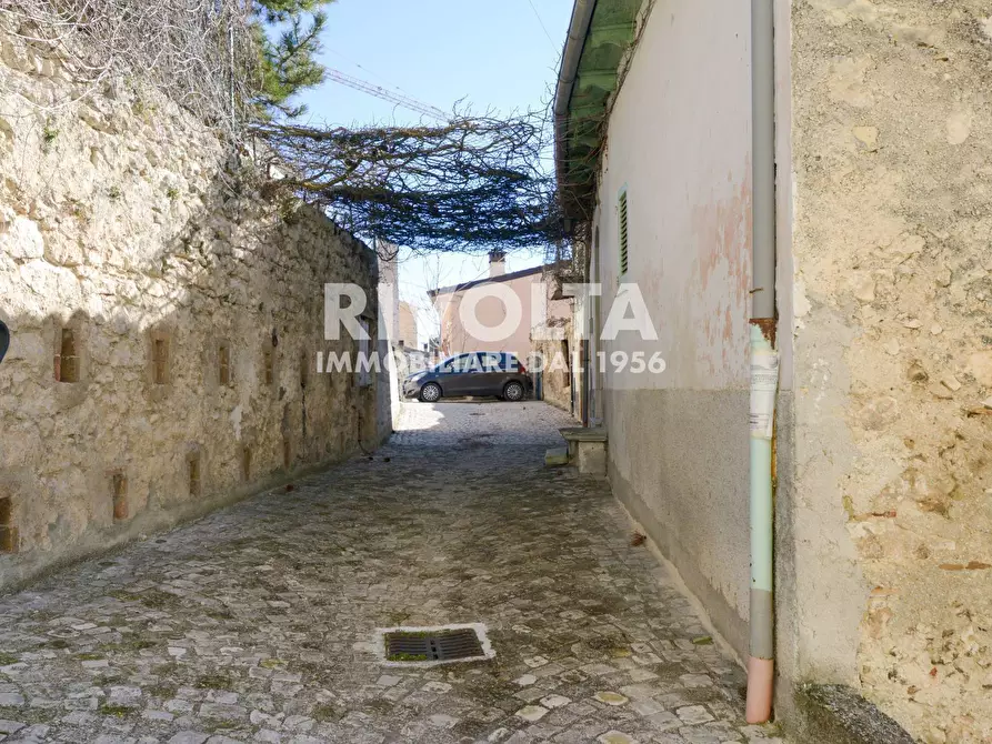 Immagine 30 di Villa in vendita  in via del riscatto a Navelli