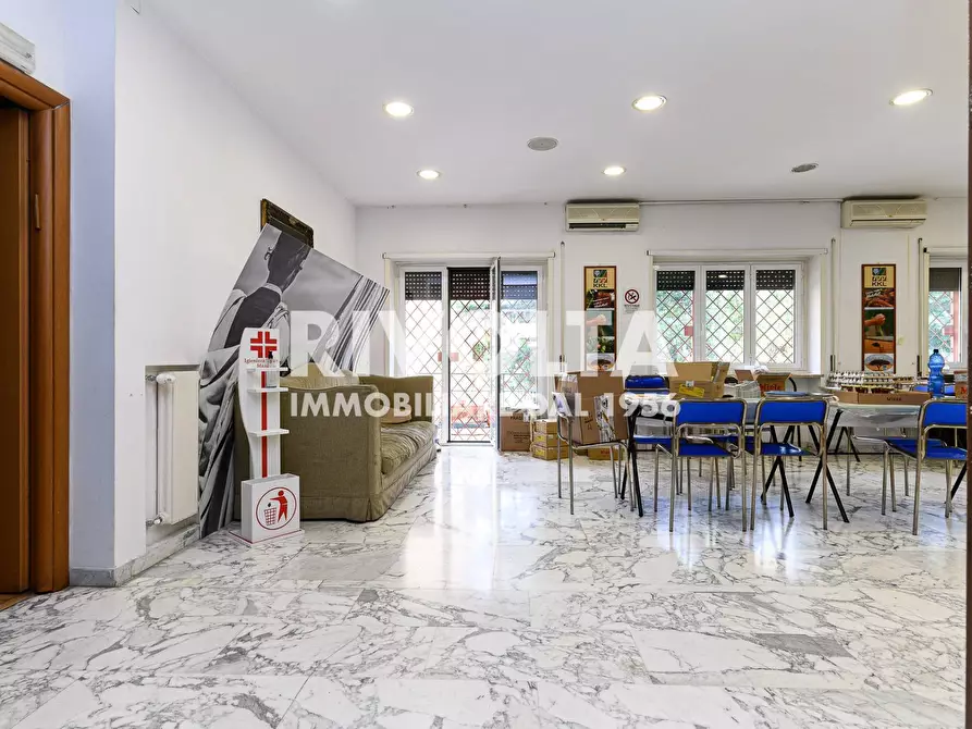 Immagine 3 di Ufficio in vendita  in Via Pietro Antonio Micheli a Roma