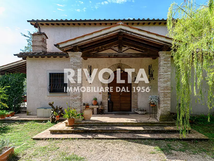 Immagine 1 di Villa in vendita  in Via Sant'Antonio a Tarano