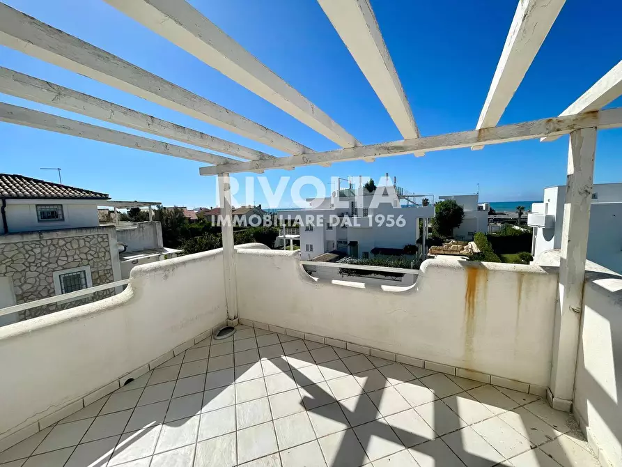 Immagine 21 di Villa in vendita  in via rapallo a Fiumicino