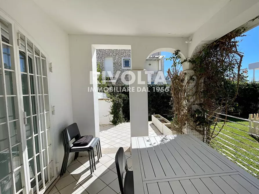 Immagine 29 di Villa in vendita  in via rapallo a Fiumicino