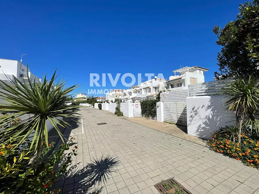 Immagine 30 di Villa in vendita  in via rapallo a Fiumicino