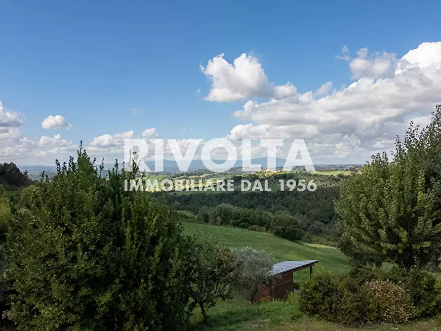 Immagine 2 di Villa in vendita  in Via Roane a Collevecchio