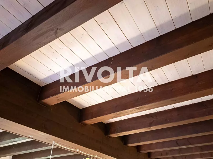 Immagine 15 di Villa in vendita  in Via Roane a Collevecchio