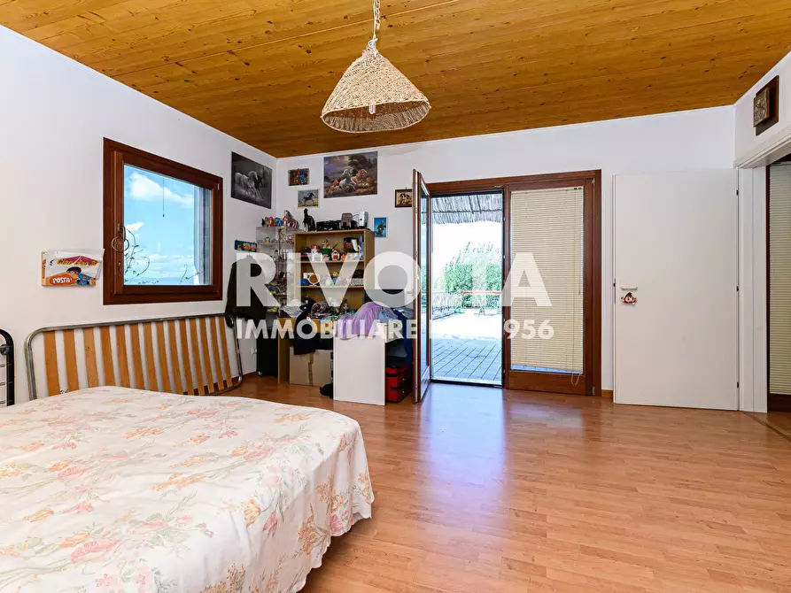 Immagine 28 di Villa in vendita  in Via Roane a Collevecchio