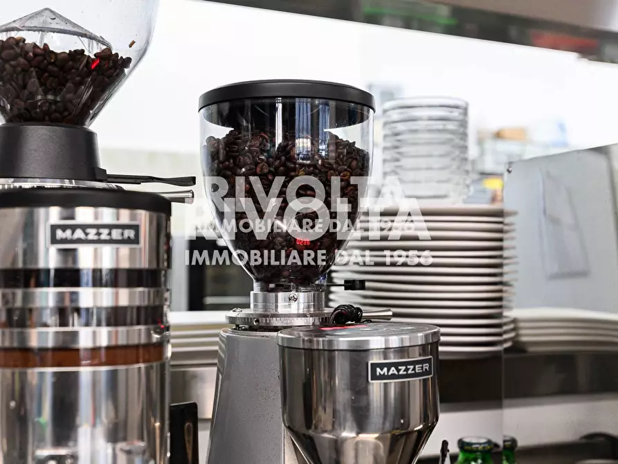 Immagine 20 di Attività commerciale in vendita  in Via Bravetta a Roma