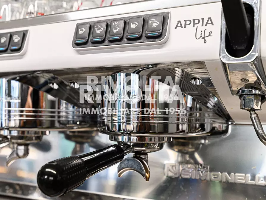 Immagine 21 di Attività commerciale in vendita  in Via Bravetta a Roma