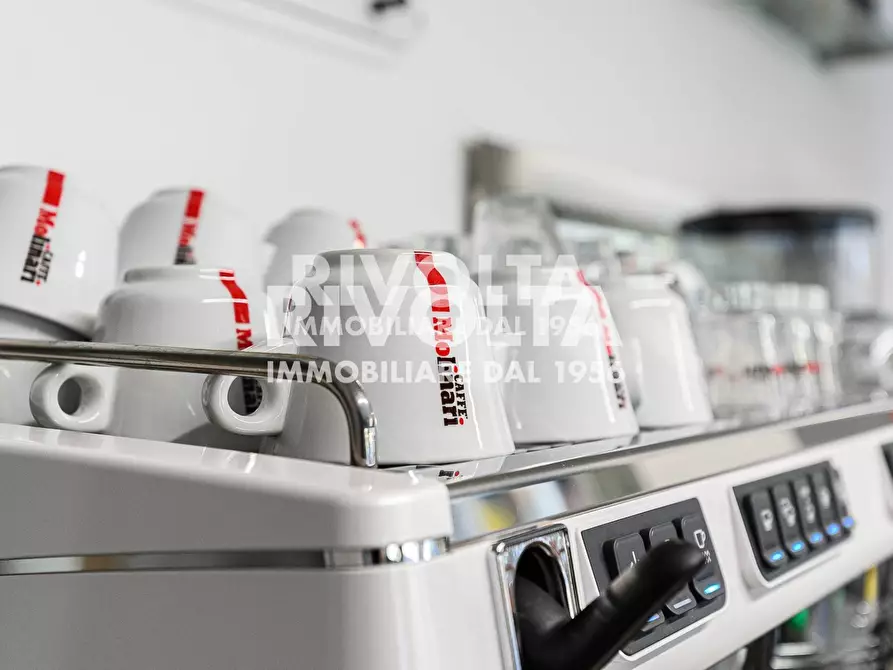 Immagine 22 di Attività commerciale in vendita  in Via Bravetta a Roma