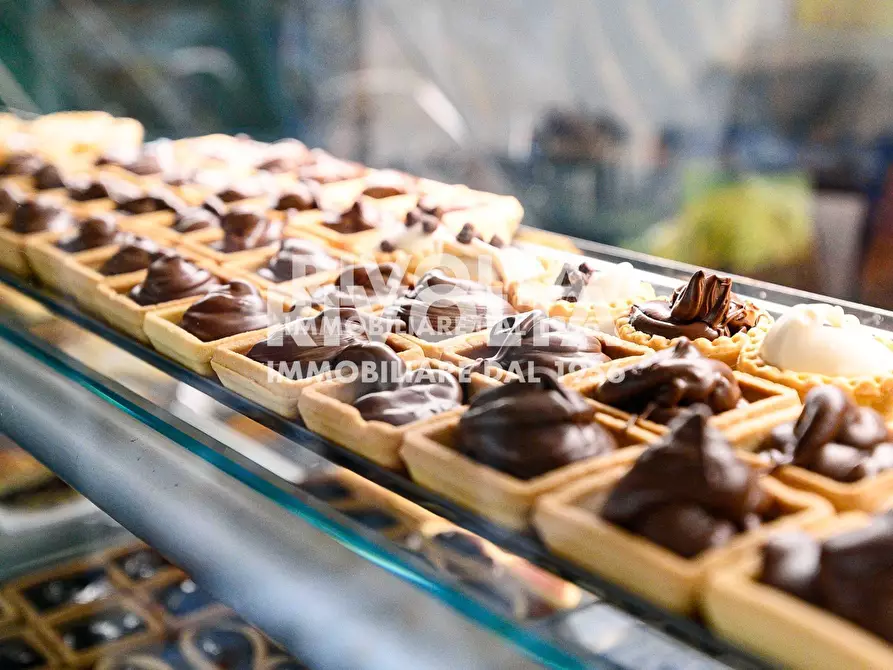 Immagine 25 di Attività commerciale in vendita  in Via Bravetta a Roma