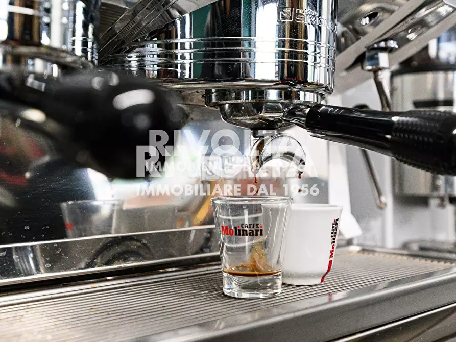 Immagine 27 di Attività commerciale in vendita  in Via Bravetta a Roma