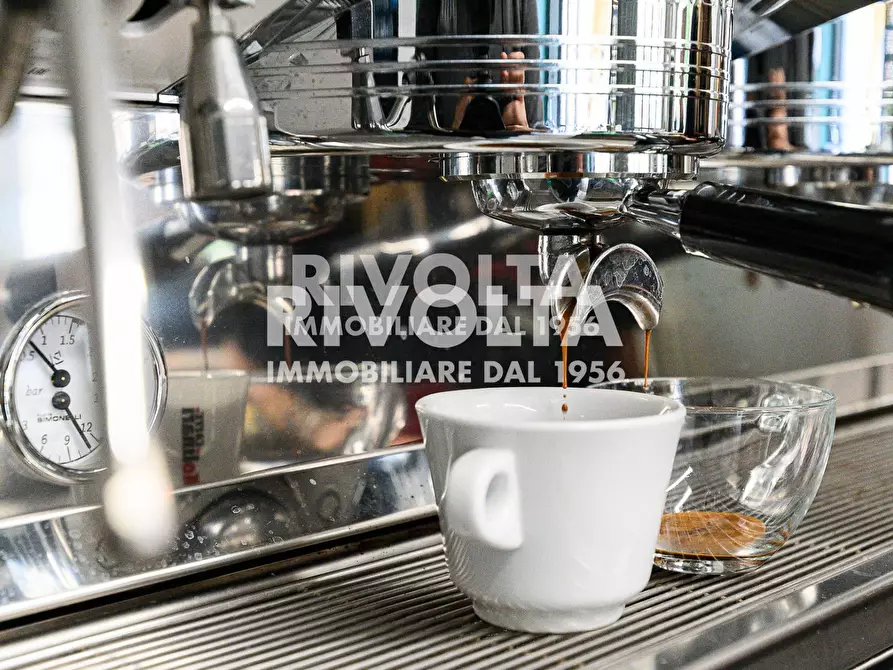 Immagine 29 di Attività commerciale in vendita  in Via Bravetta a Roma