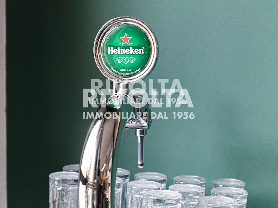 Immagine 30 di Attività commerciale in vendita  in Via Bravetta a Roma