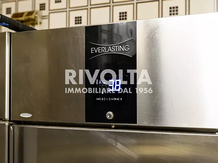 Immagine 27 di Attività commerciale in vendita  in Via San Pio V a Roma