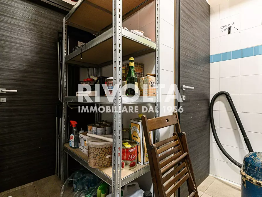 Immagine 22 di Locale commerciale in vendita  a Roma