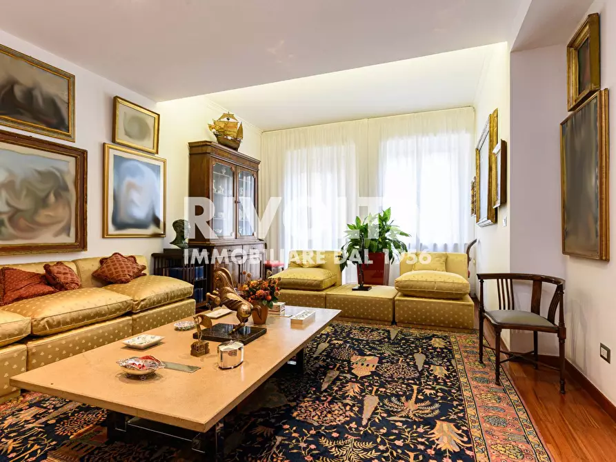 Immagine 6 di Appartamento in vendita  in Via Dei Giuochi Istmici a Roma