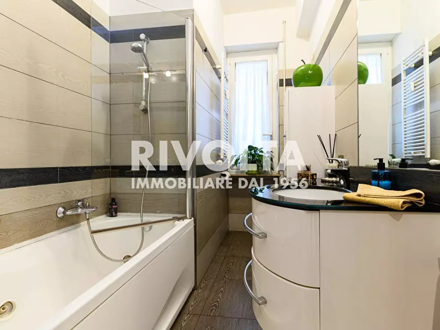 Immagine 30 di Appartamento in vendita  in Via Dei Giuochi Istmici a Roma