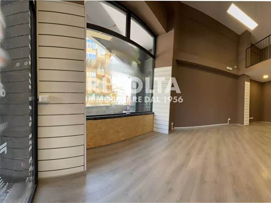 Immagine 24 di Locale commerciale in affitto  in Piazzale della Balduina a Roma