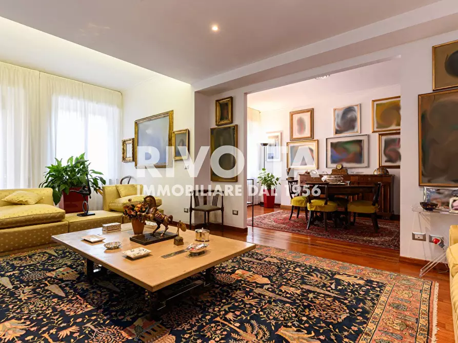 Immagine 5 di Appartamento in vendita  in Via Dei Giuochi Istmici a Roma