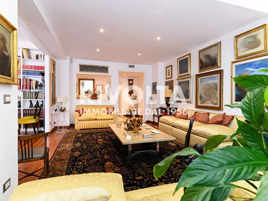 Immagine 10 di Appartamento in vendita  in Via Dei Giuochi Istmici a Roma