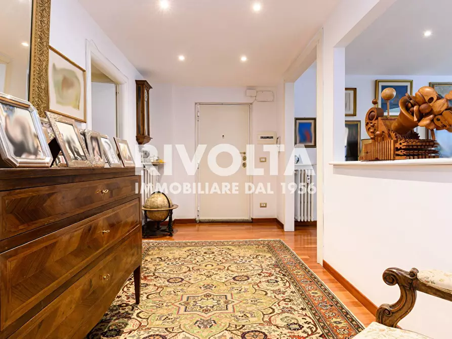 Immagine 16 di Appartamento in vendita  in Via Dei Giuochi Istmici a Roma