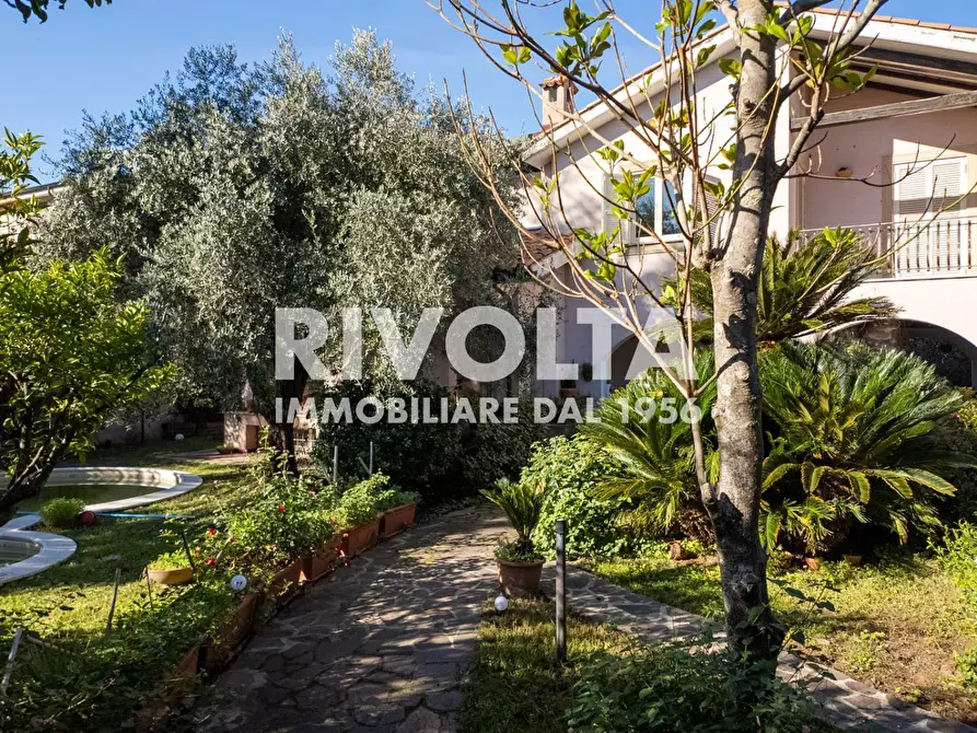 Immagine 24 di Villa in vendita  in Via Dei Redattori a Roma