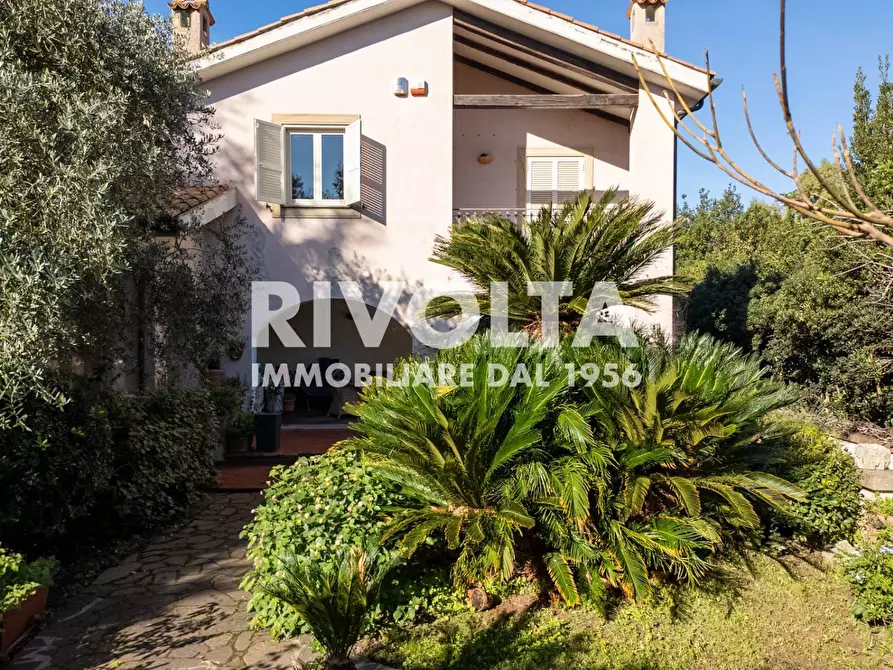 Immagine 25 di Villa in vendita  in Via Dei Redattori a Roma