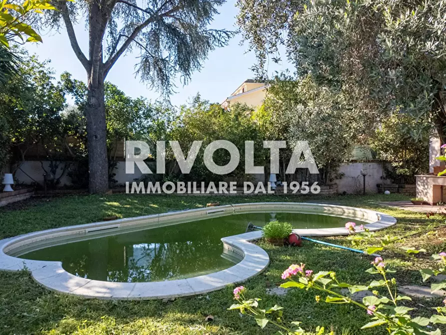 Immagine 26 di Villa in vendita  in Via Dei Redattori a Roma