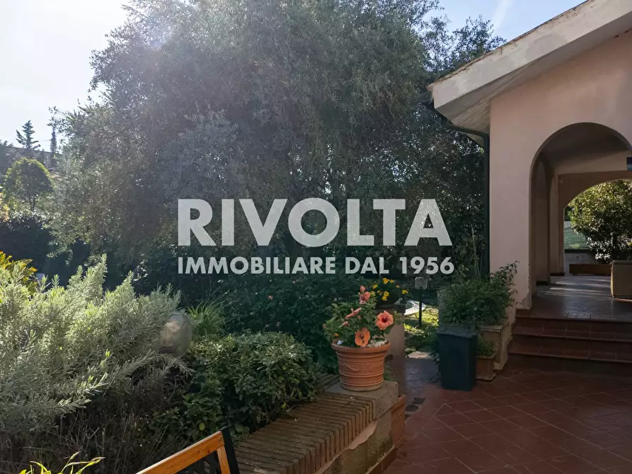 Immagine 23 di Villa in vendita  in Via Dei Redattori a Roma