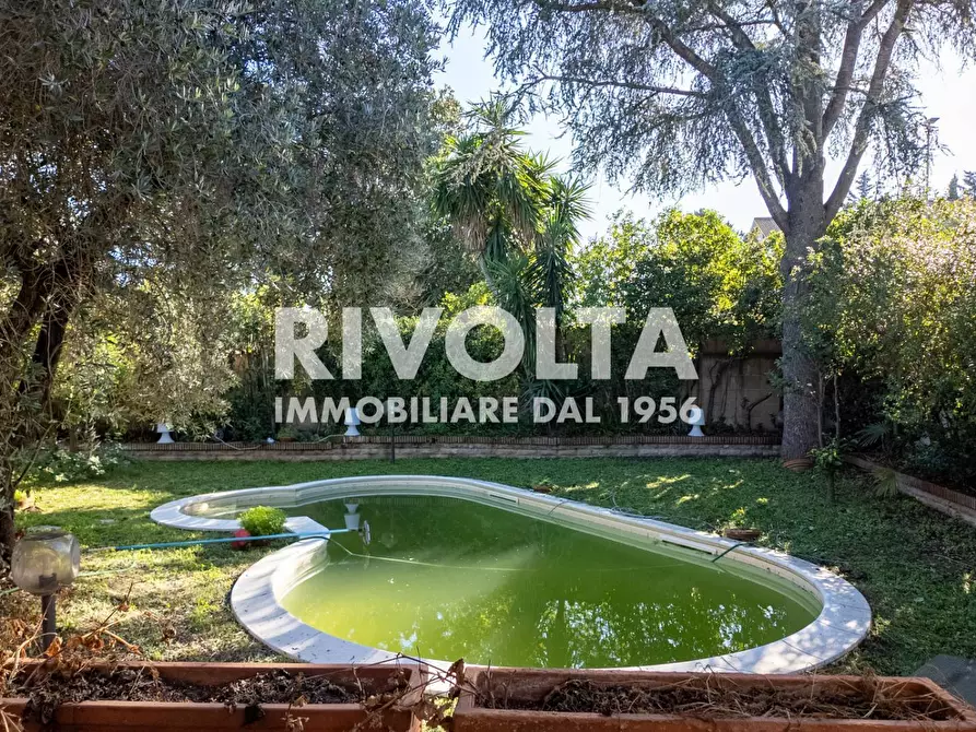 Immagine 28 di Villa in vendita  in Via Dei Redattori a Roma