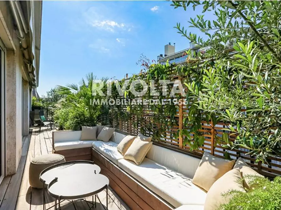 Immagine 3 di Appartamento in vendita  in piazza euclide a Roma