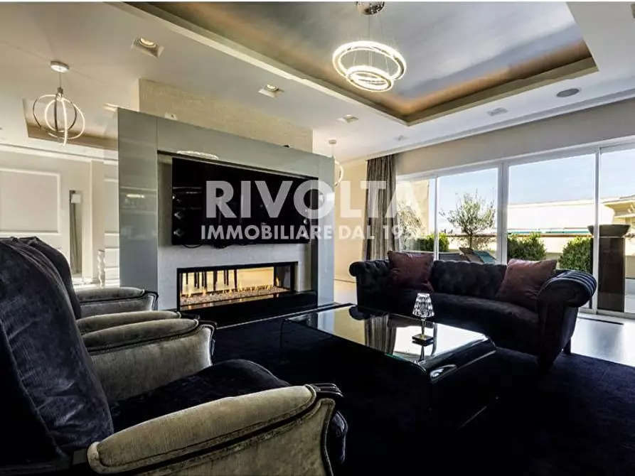 Immagine 4 di Appartamento in vendita  in piazza euclide a Roma