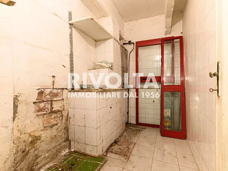 Immagine 11 di Locale commerciale in vendita  in Via Monte Pertica a Roma