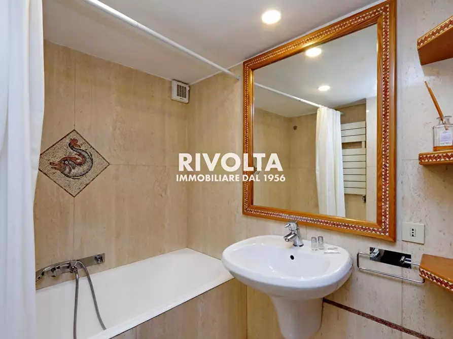 Immagine 20 di Appartamento in affitto  in Piazza Campo De' Fiori a Roma