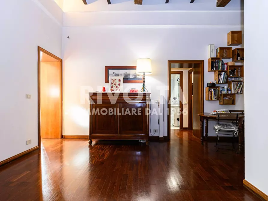 Immagine 5 di Appartamento in vendita  in Via Del Governo Vecchio a Roma