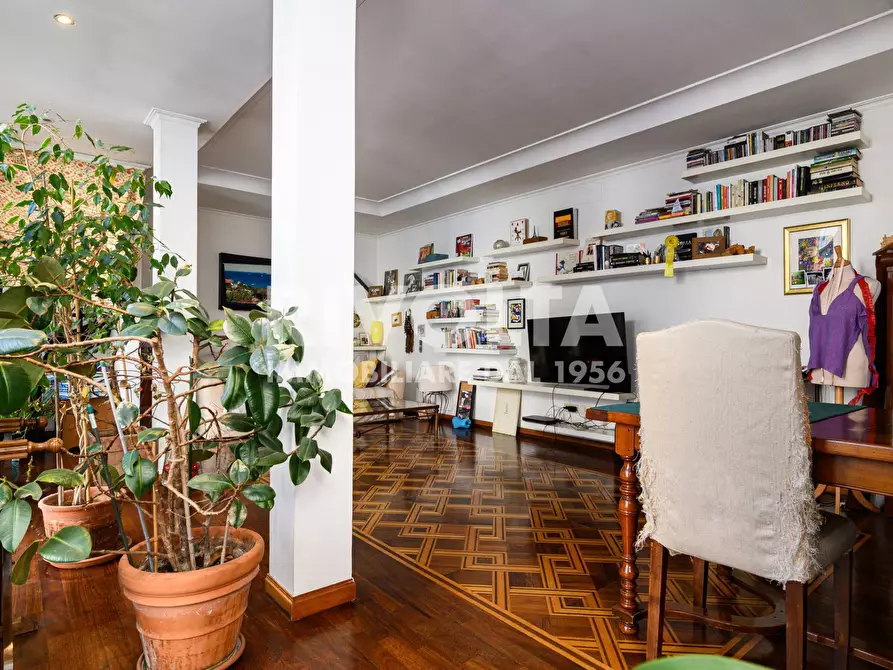 Immagine 1 di Appartamento in vendita  in Via Del Governo Vecchio a Roma