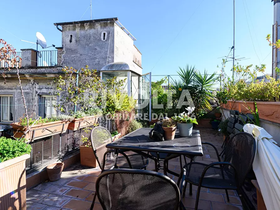 Immagine 2 di Appartamento in vendita  in Via Del Governo Vecchio a Roma