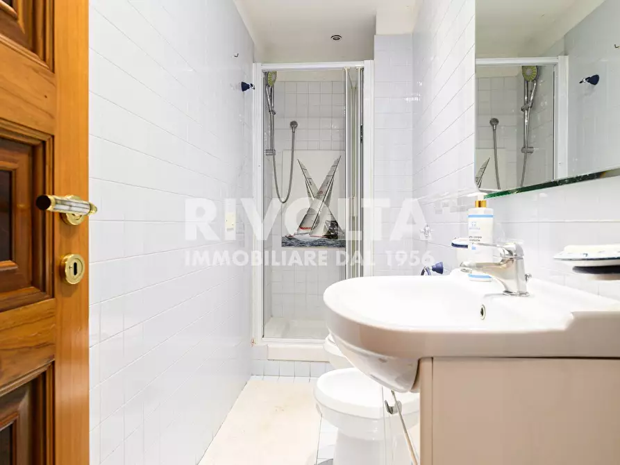 Immagine 22 di Attico in vendita  in Via Del Governo Vecchio a Roma